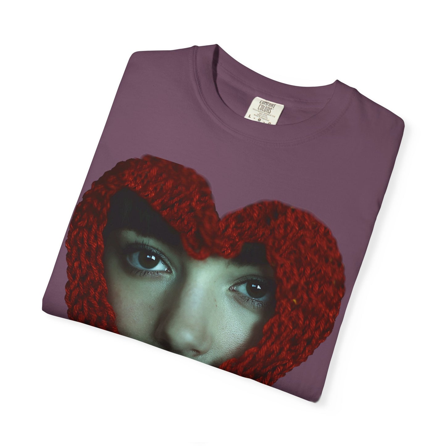 Chunky Knit Heart Scarf Portrait T-Shirt – Vintage 1717 Fit