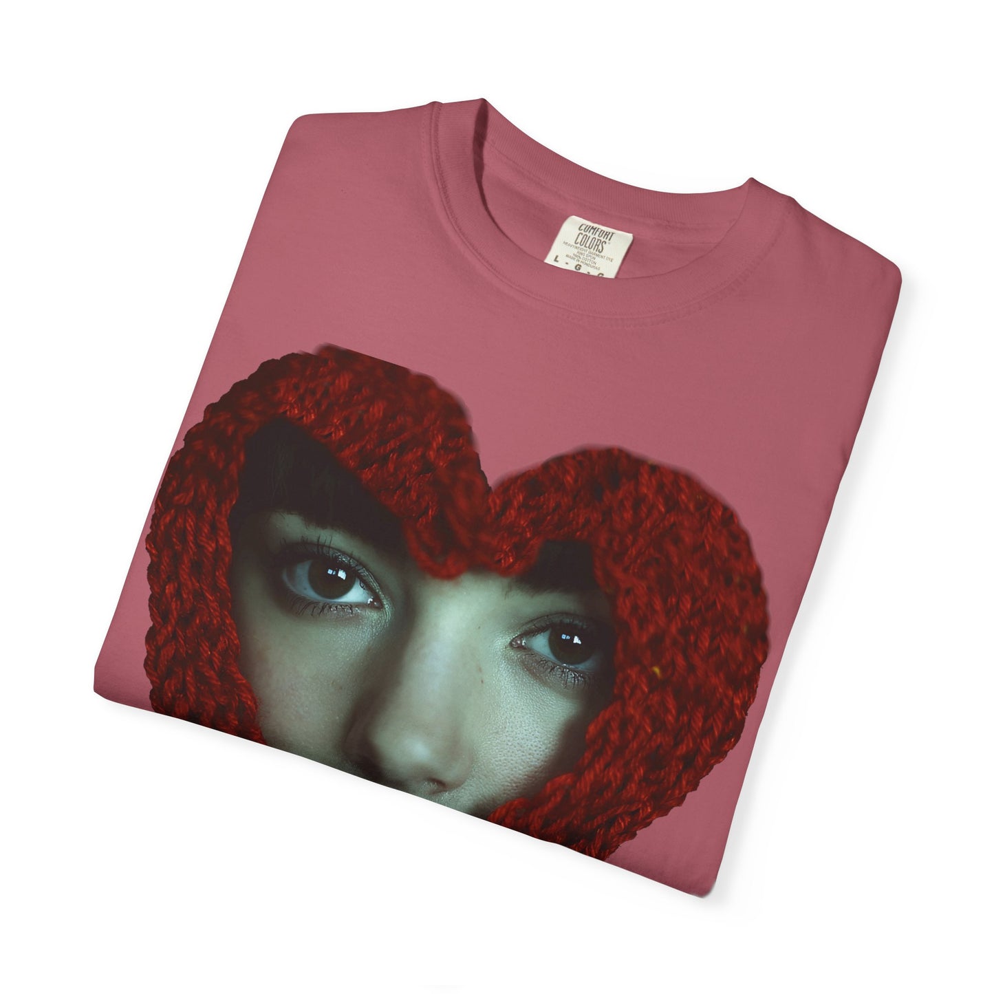 Chunky Knit Heart Scarf Portrait T-Shirt – Vintage 1717 Fit