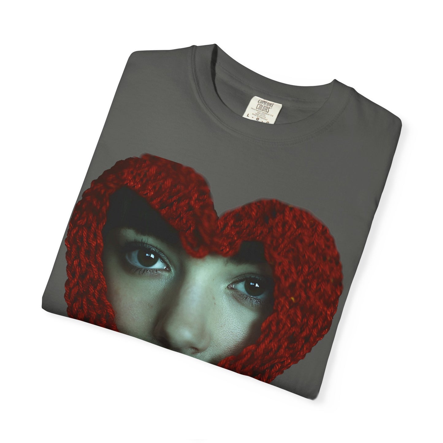 Chunky Knit Heart Scarf Portrait T-Shirt – Vintage 1717 Fit