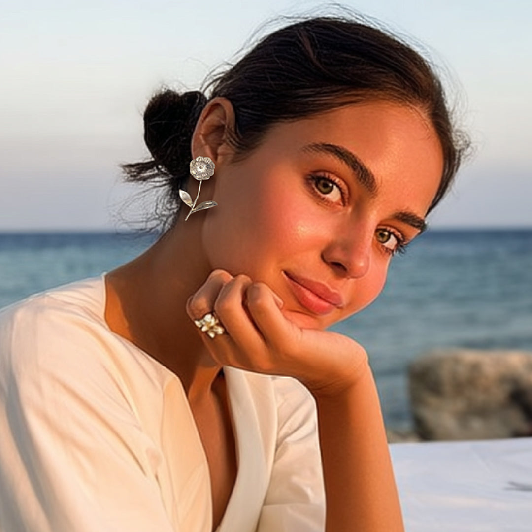 Minimal Blossom Stem Earrings in 925 Sterling Silver