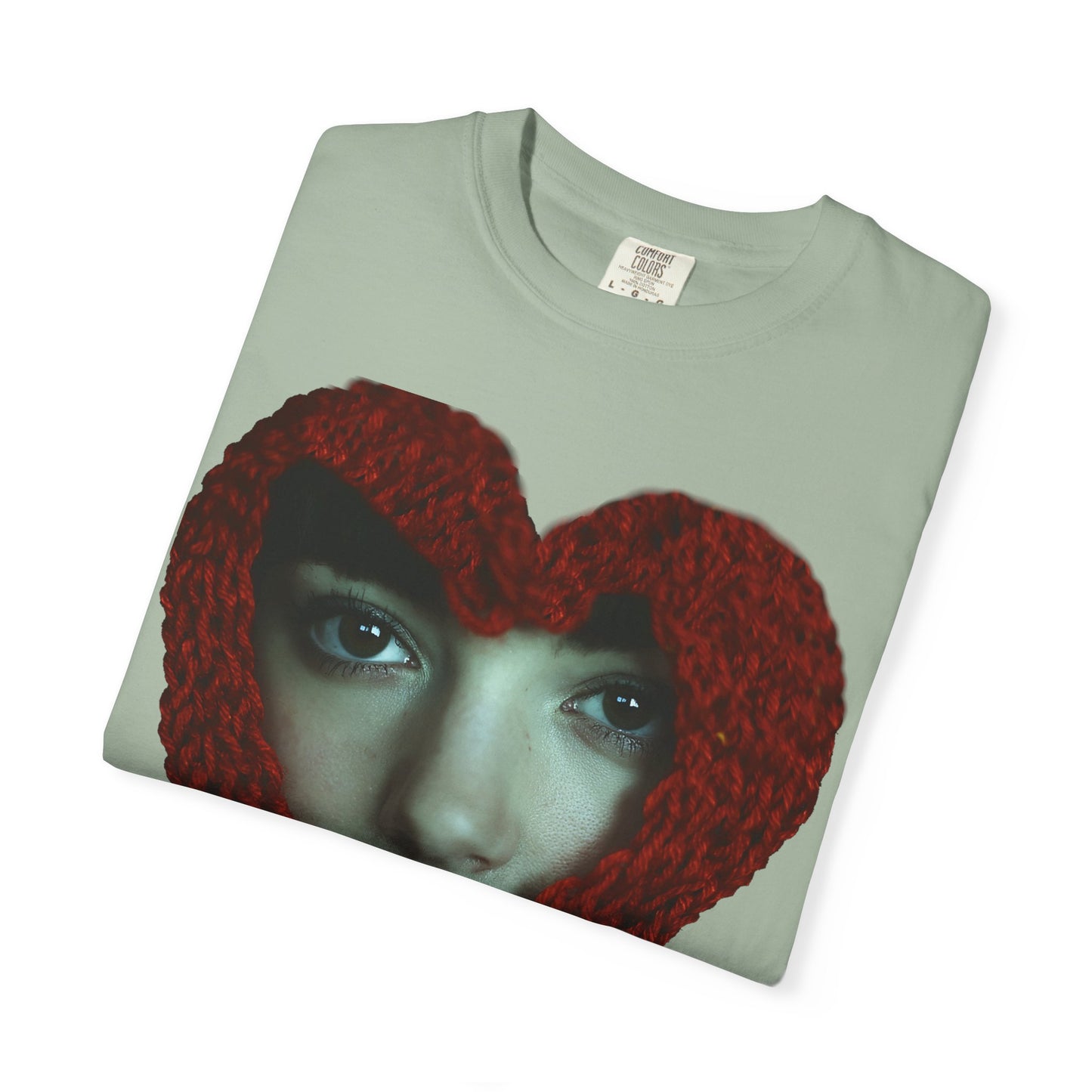 Chunky Knit Heart Scarf Portrait T-Shirt – Vintage 1717 Fit