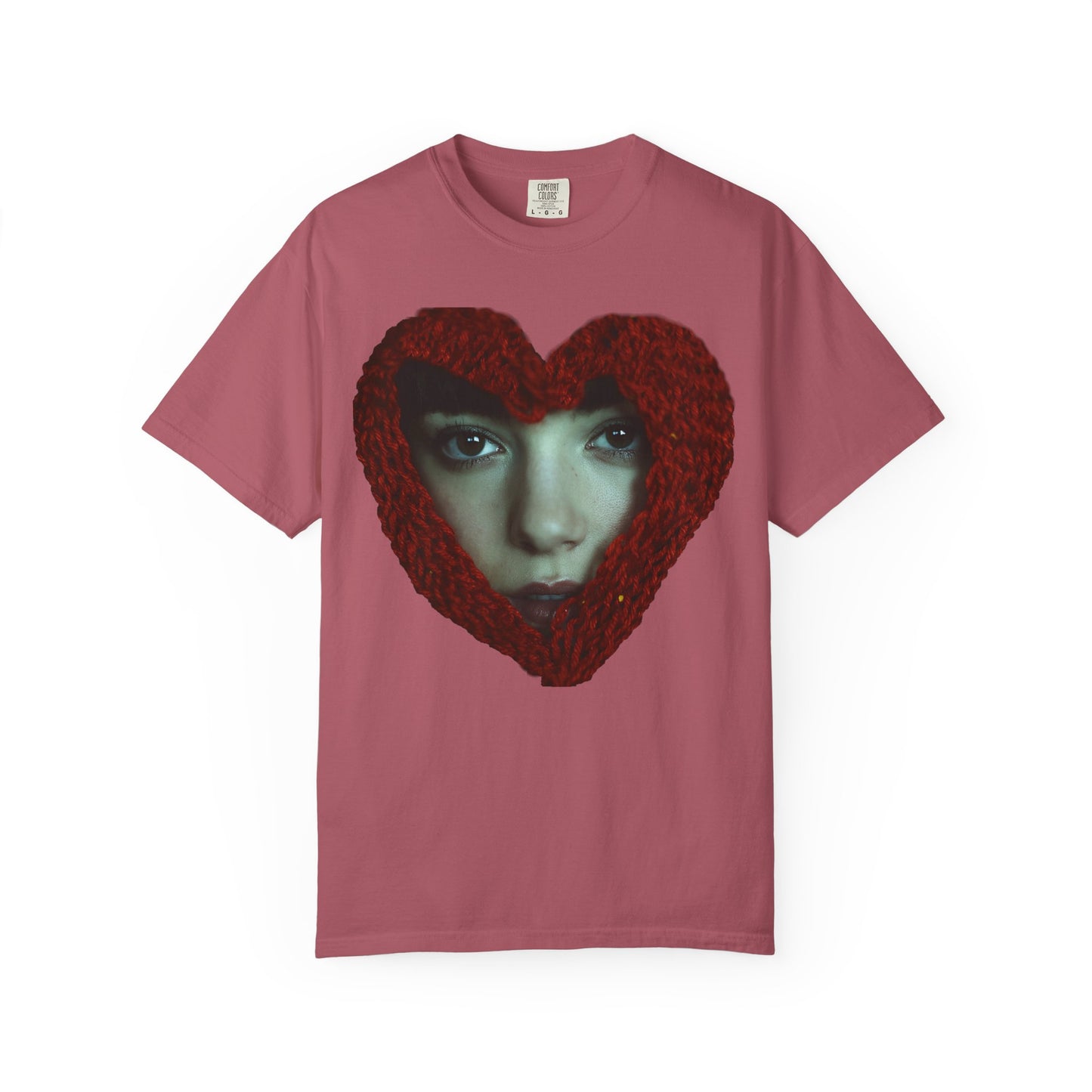 Chunky Knit Heart Scarf Portrait T-Shirt – Vintage 1717 Fit