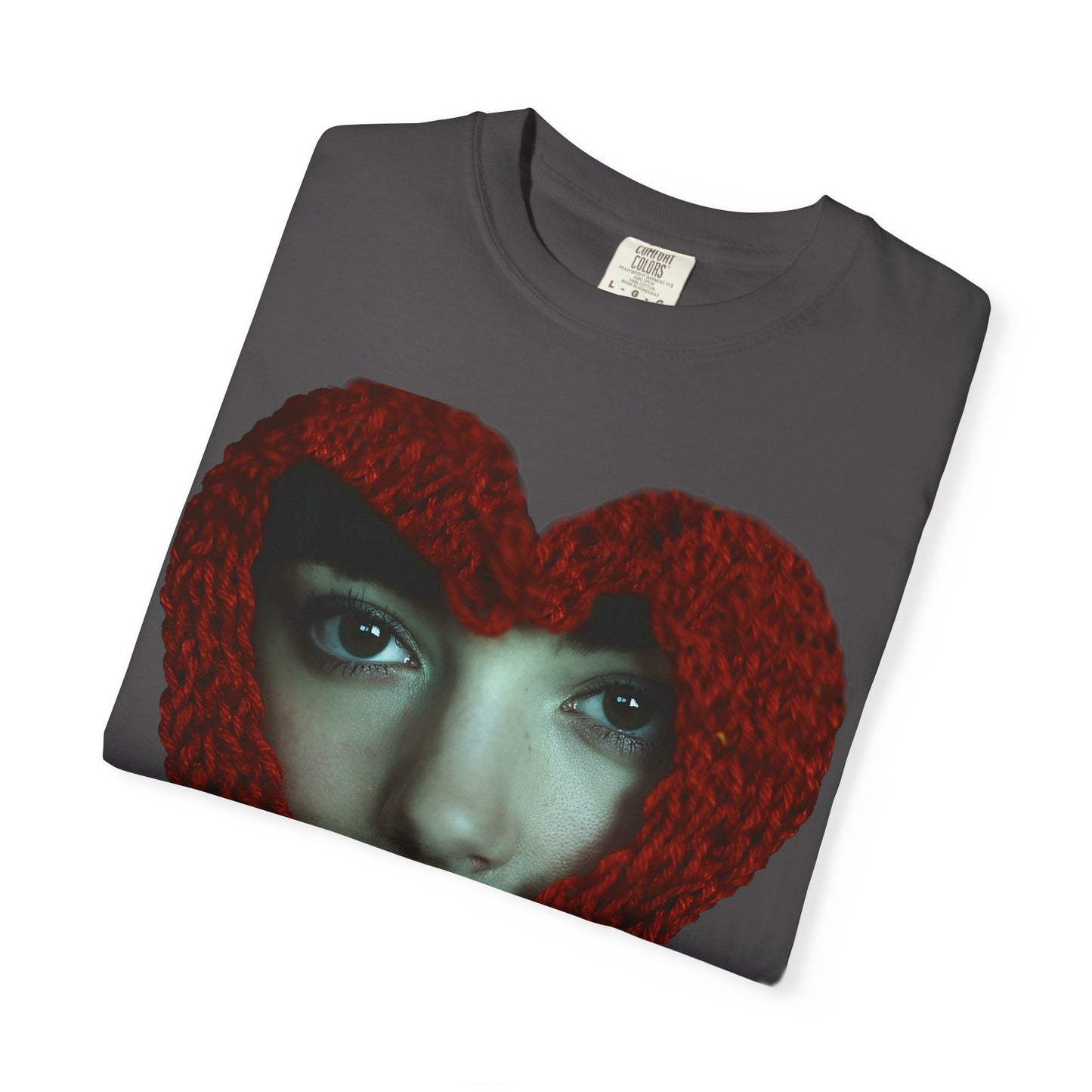 Chunky Knit Heart Scarf Portrait T-Shirt – Vintage 1717 Fit