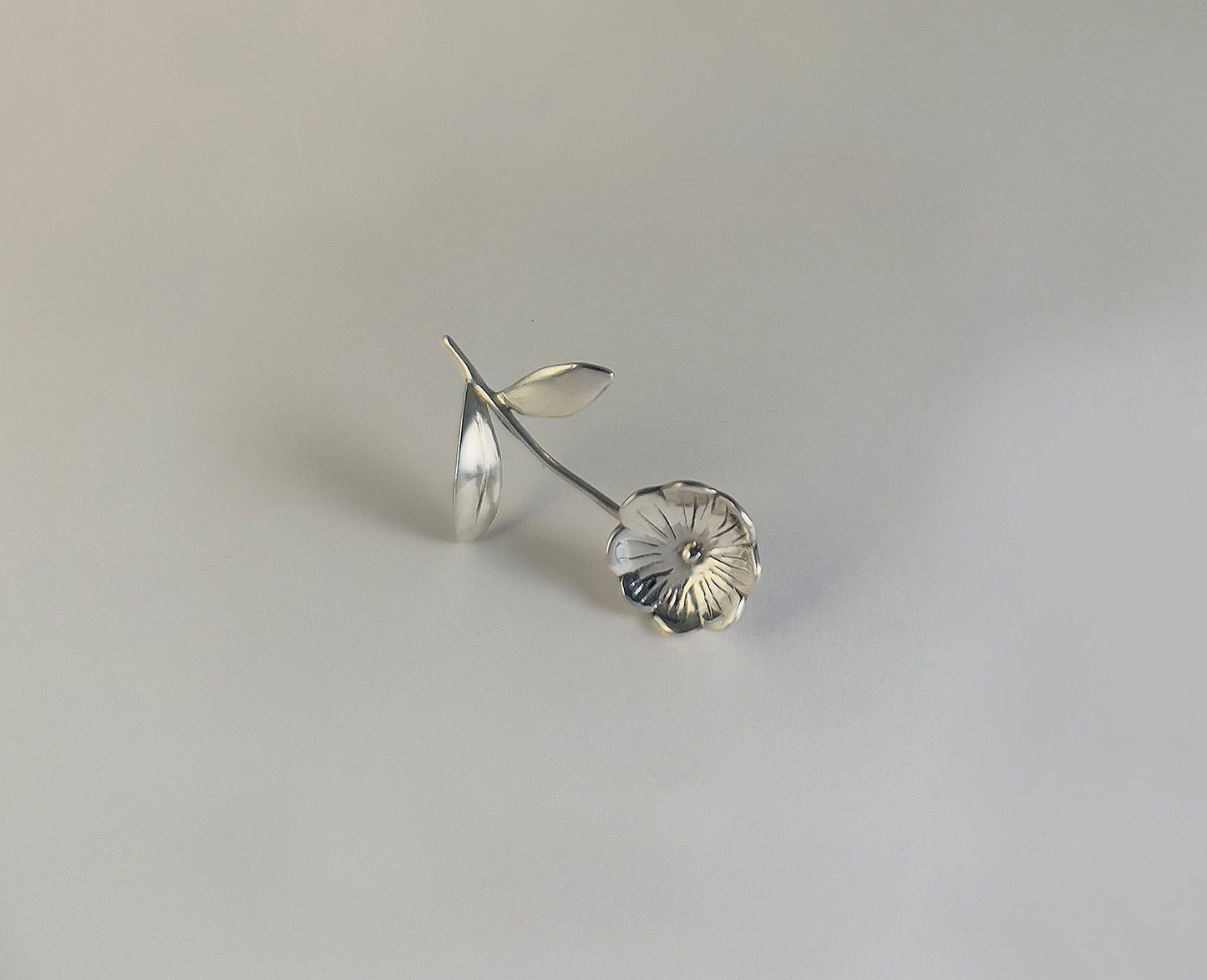 Minimal Blossom Stem Earrings in 925 Sterling Silver