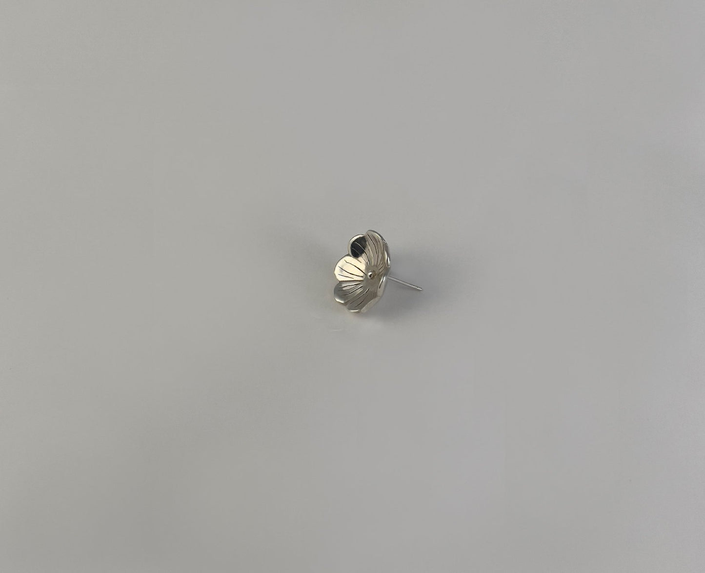 Minimal Floral Stud Earrings in 925 Sterling Silver