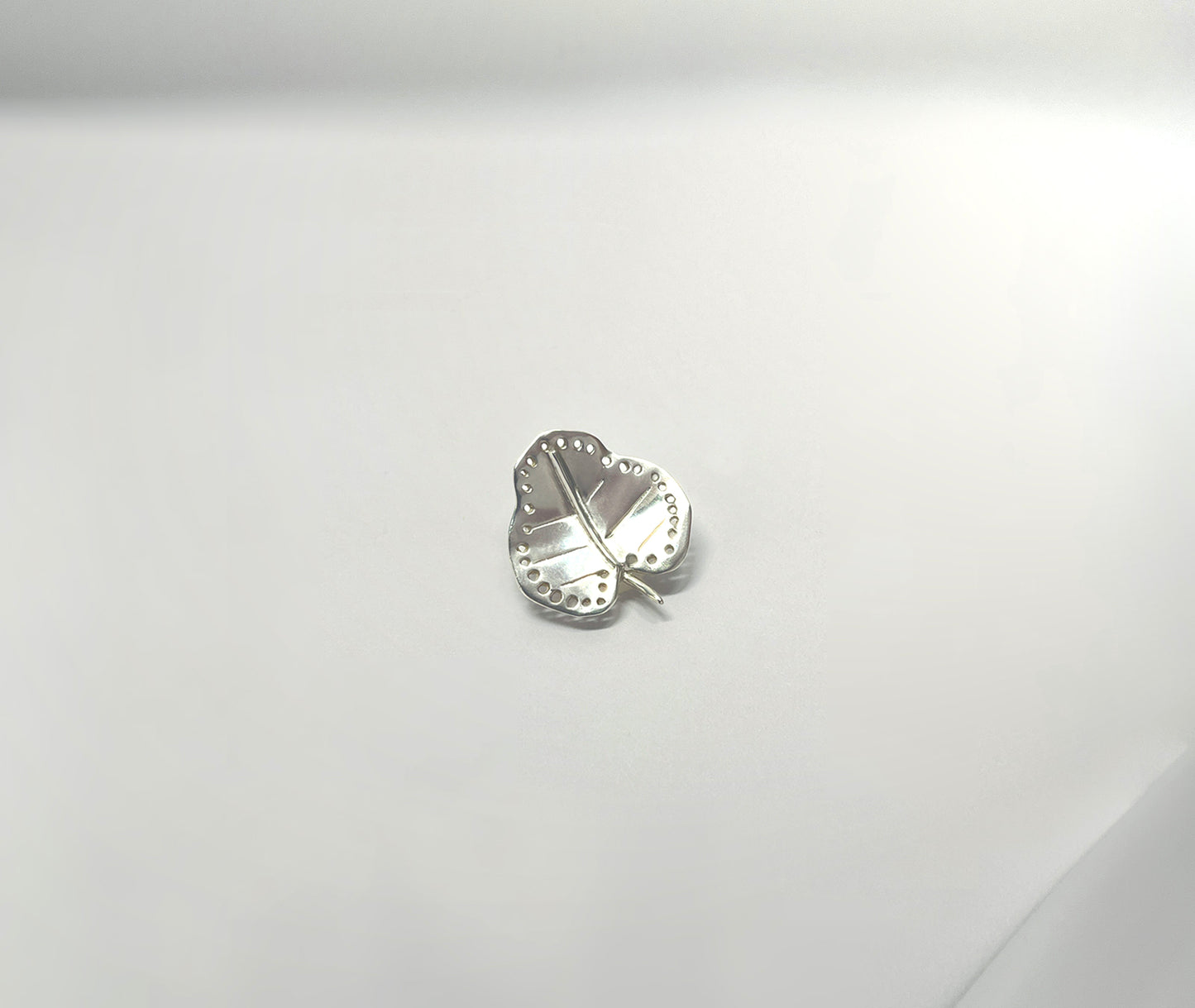 Minimal Broad Leaf Earrings in 925 Sterling Silver