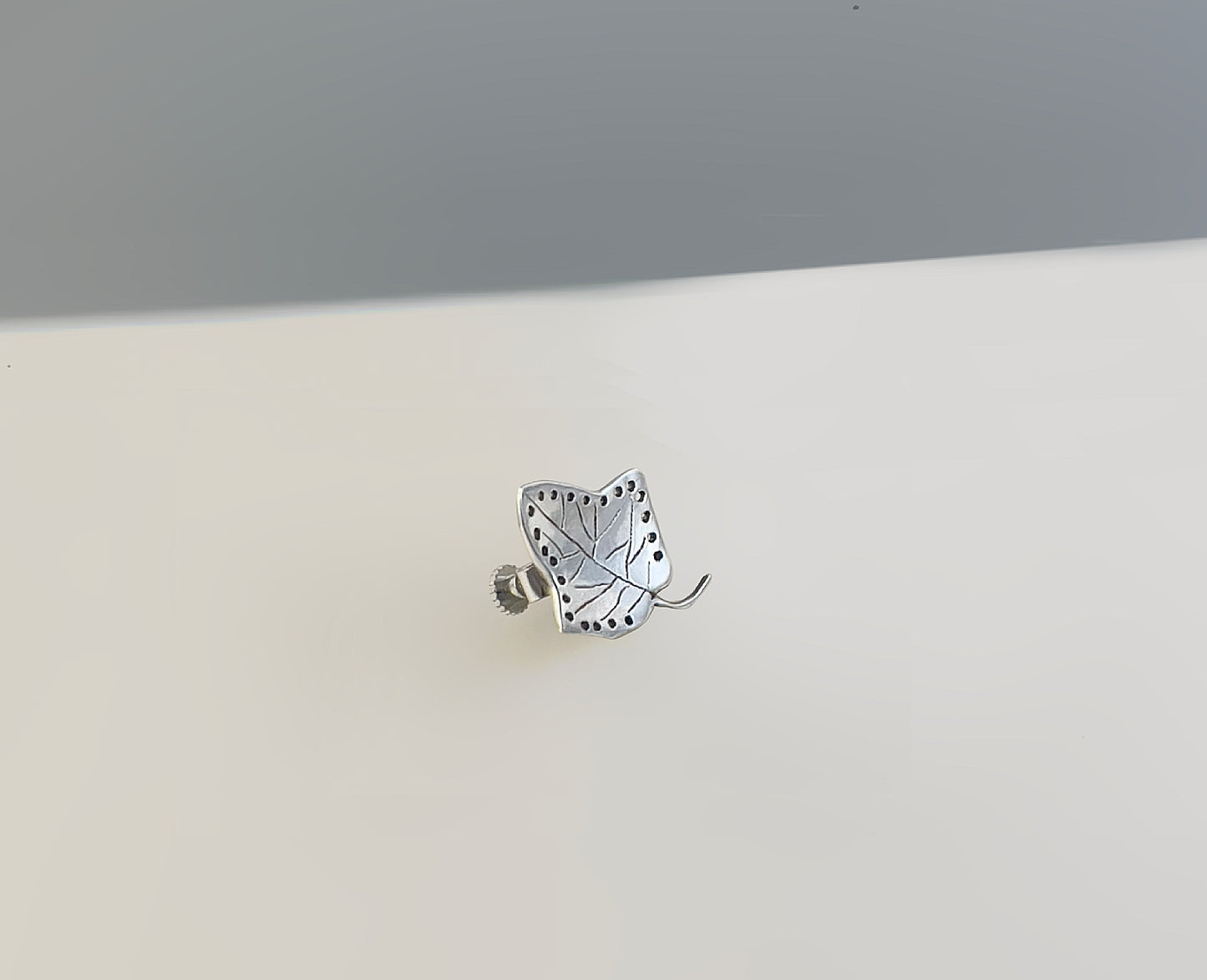 Minimal Star Leaf Stud Earrings in 925 Sterling Silver